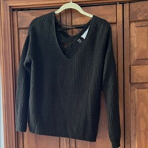 Elegant Hunter Green V-Neck Sweater with Lace Up Back Design